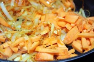 Плов со свининой и овощами - фото шага 4