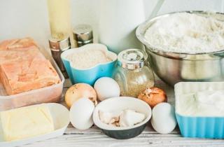 Рыбный пирог с рисом из дрожжевого теста - фото шага 1