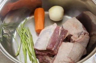 Щи из молодой капусты - фото шага 2