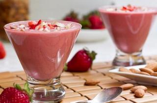 Клубничный суп с миндалем - фото шага 4