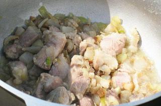 Кулеш из пшена на костре - фото шага 5