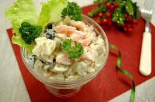 Салат из индейки с маринованными шампиньонами - фото шага 4