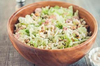 Салат из морепродуктов с зеленью - фото шага 5