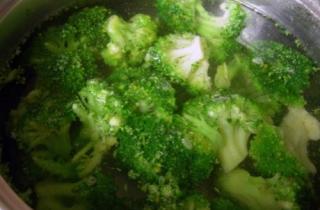 Творожная запеканка с брокколи - фото шага 4