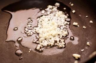 Китайская лапша с креветками - фото шага 2