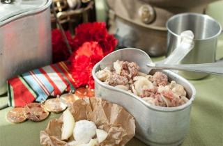 Макароны с тушенкой