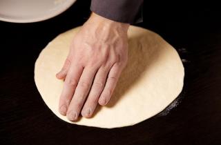 Пица Пепперони в домашних условиях - фото шага 5