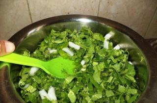 Салат из тушеной редьки - фото шага 3