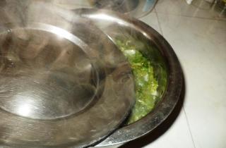 Салат из тушеной редьки - фото шага 5