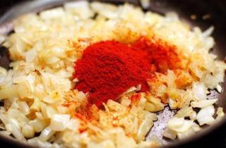 Сочный гуляш из говядины - фото шага 2