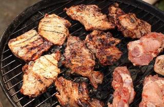 Свинина на барбекюшнице - фото шага 5