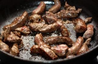 Тушеная говядина в красном вине - фото шага 2