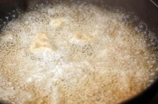 Тушеное мясо с черносливом - фото шага 3