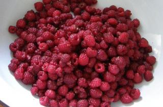 Вкусное малиновое варенье - фото шага 1