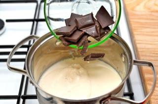 Горячий шоколад с ликером - фото шага 2