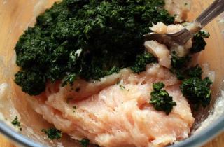 Картофельная запеканка с курицей и шпинатом - фото шага 5