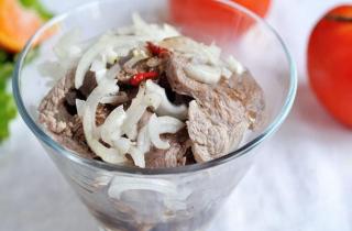 Мясной салат 