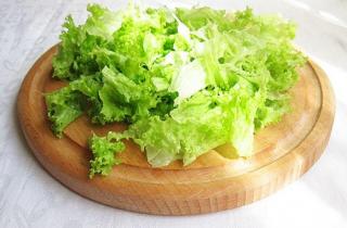 Салат из курицы с ананасами - фото шага 2