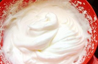 Творожная запеканка с клубникой - фото шага 4