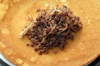 Блинчики с мясом - фото шага 7