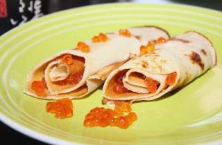 Блины с красной икрой - фото шага 5