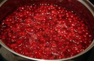 Брусничное варенье - фото шага 4