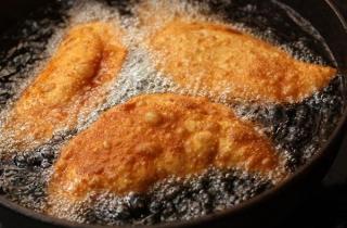 Чебуреки с мясом по-татарски - фото шага 9