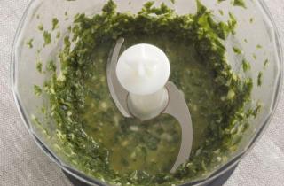 Картофельное пюре с базиликом - фото шага 3