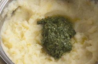 Картофельное пюре с базиликом - фото шага 5