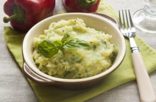 Картофельное пюре с базиликом - фото шага 6