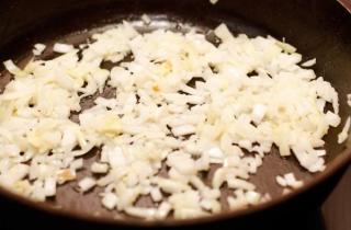 Классическая паэлья с морепродуктами - фото шага 4