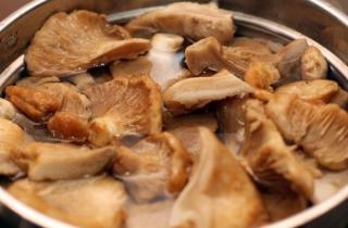 Маринованные грузди - фото шага 3