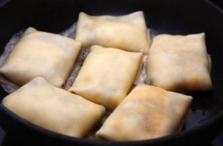 Нежные блинчики с творогом - фото шага 8