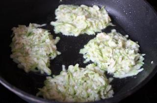 Оладьи из кабачков - фото шага 3