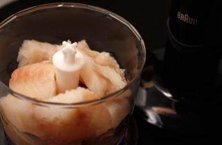 Рыбные котлеты из трески - фото шага 1