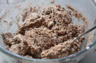 Шоколадные бискотти с фундуком - фото шага 4