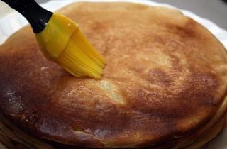 Скороспелые блины - фото шага 6