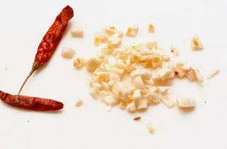 Спагетти по-итальянски - фото шага 1