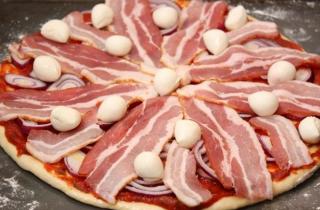Сытная пицца с беконом - фото шага 6