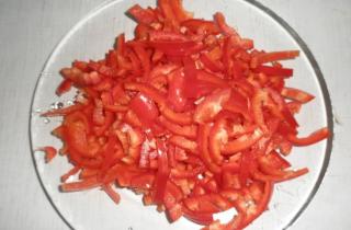 Салат из капусты с морковью и перцем на зиму - фото шага 4