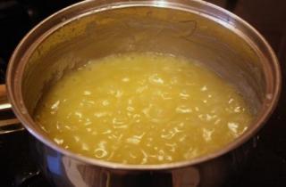 Шоколадные кексы с карамелью - фото шага 6