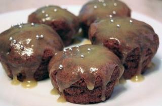 Шоколадные кексы с карамелью - фото шага 8