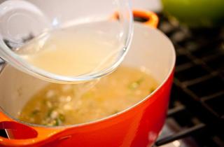 Тайский суп на основе кокосового молока и креветок - фото шага 8