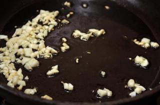 Томатный соус с эстрагоном - фото шага 1