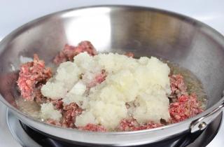 Блинчики, фаршированные мясом - фото шага 5