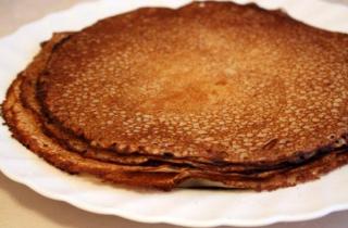 Блинчики с грушевым соусом из рисовой муки - фото шага 3