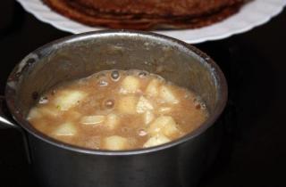 Блинчики с грушевым соусом из рисовой муки - фото шага 5