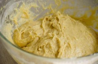 Булочки на желтках - фото шага 8