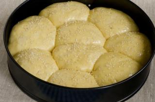 Булочки на желтках - фото шага 10