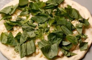 Фокачча с сыром и базиликом - фото шага 6